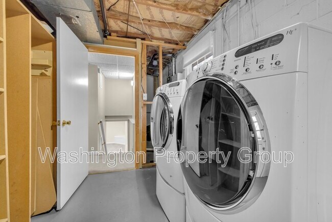 Building Photo - 4702 Declaration Ct