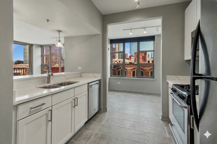 Building Photo - 200 N Jefferson St