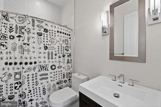 Building Photo - 4964 Eskridge Terrace NW