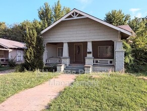 Building Photo - 2235 E 10th St