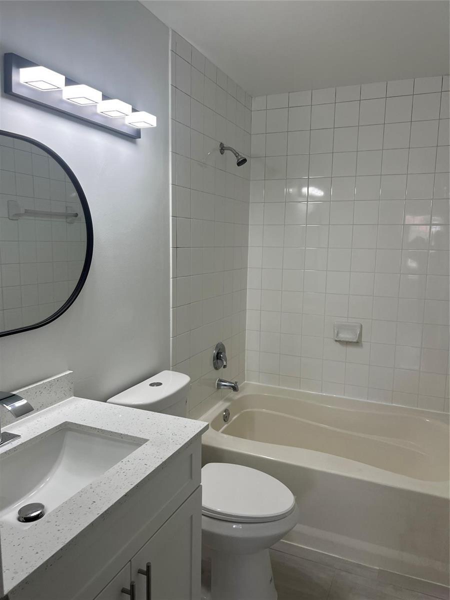 Building Photo - 2113 Renaissance Blvd