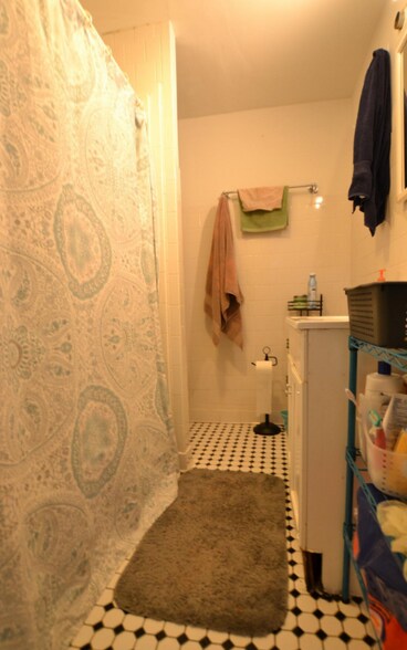 Building Photo - 316 Saint Paul St