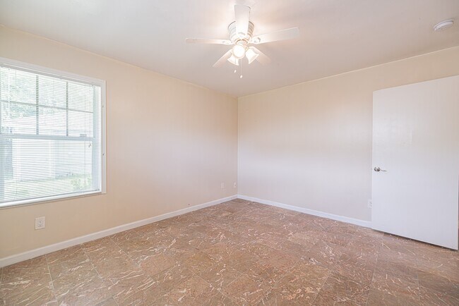 Building Photo - 4113 Edison St
