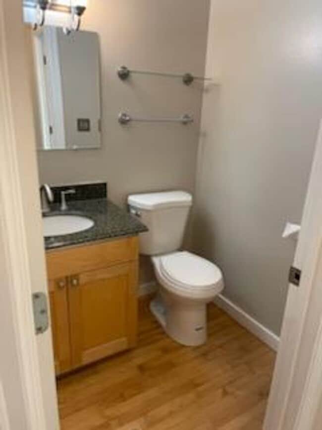 Building Photo - North Gig Harbor 3 bed 2.5 bath ~2,600sqft