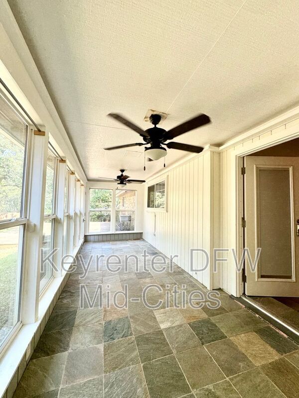 Building Photo - 1608 Durham Dr