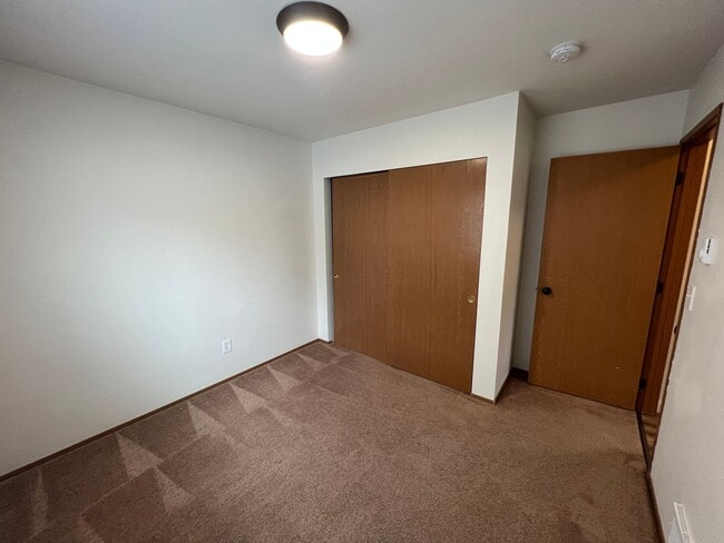 Building Photo - 3 Bedroom Home - Newly Renovated!
