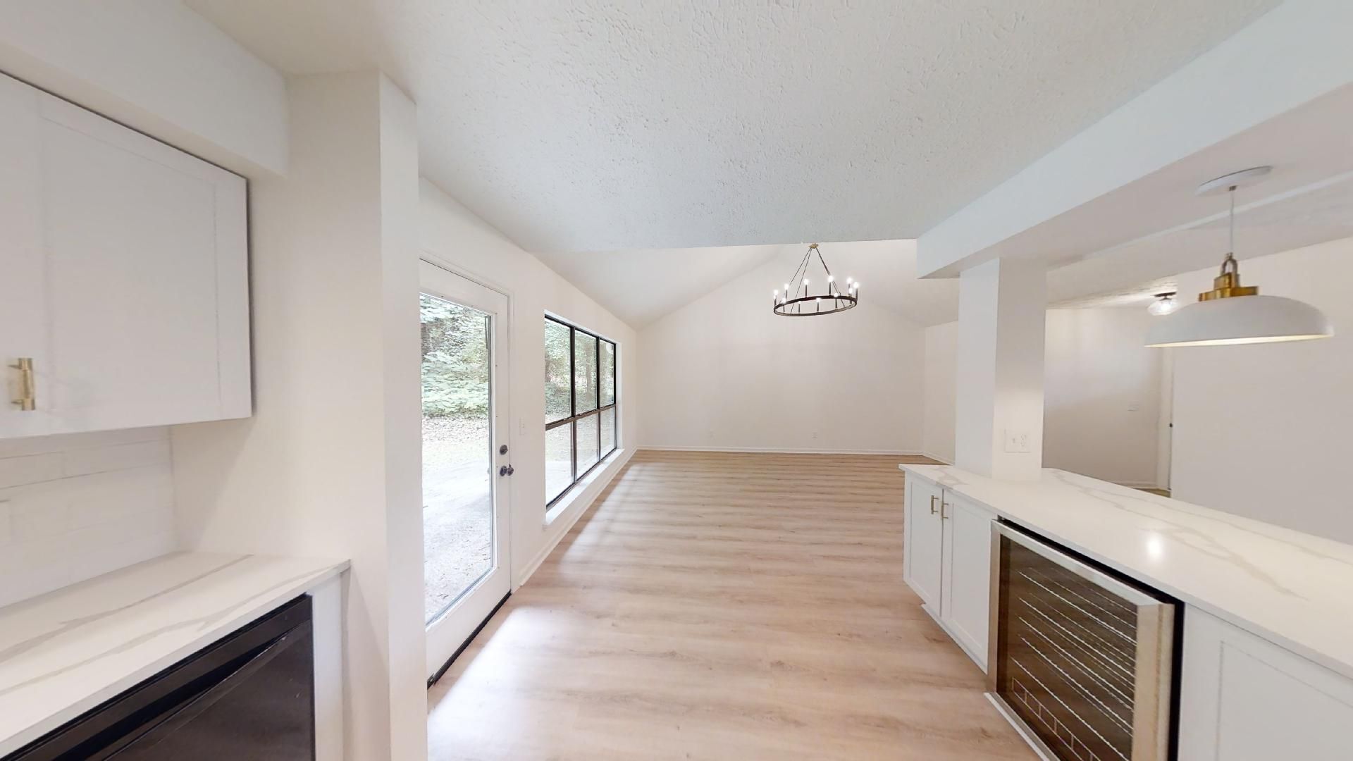 Building Photo - N Cedarbrook Bungalow