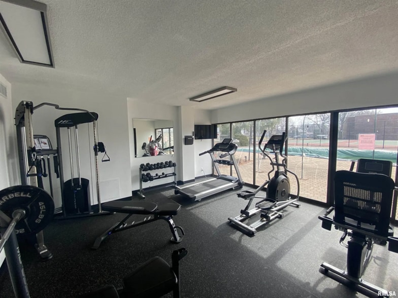 Building Photo - 7127 N Terra Vista Dr