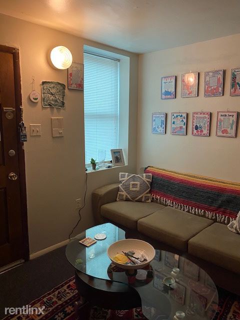 Building Photo - 330 Bainbridge St