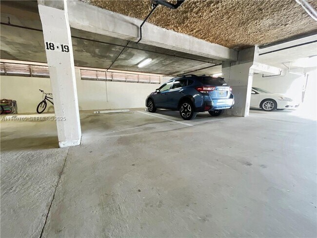 Building Photo - 2300 NE 33rd Ave