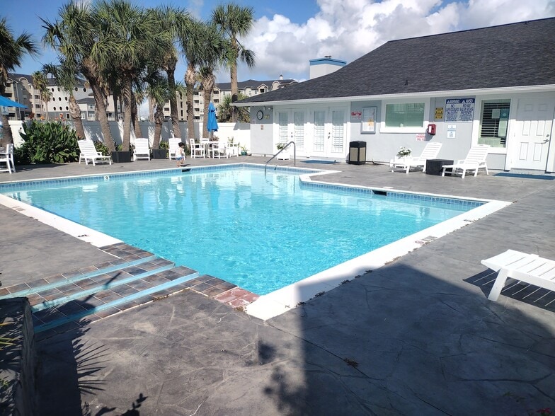 Building Photo - 3506 Cove View Blvd