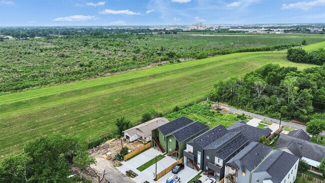 Building Photo - 9709 Cargill St