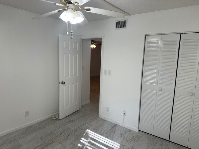 Building Photo - 3130 Millwood Terrace