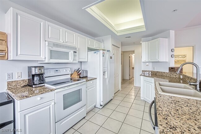 Building Photo - 14817 Laguna Dr