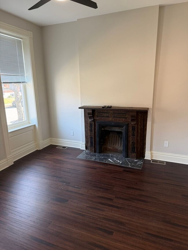 Building Photo - Bright & Spacious 3BR in The Grove – Walk to Shops & Dining!