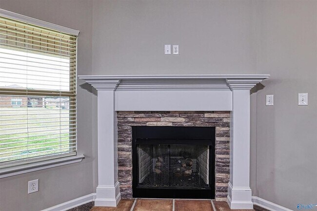 Building Photo - 124 Oak Fletcher Dr