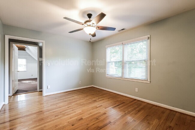 Building Photo - 3288 Regalwoods Dr