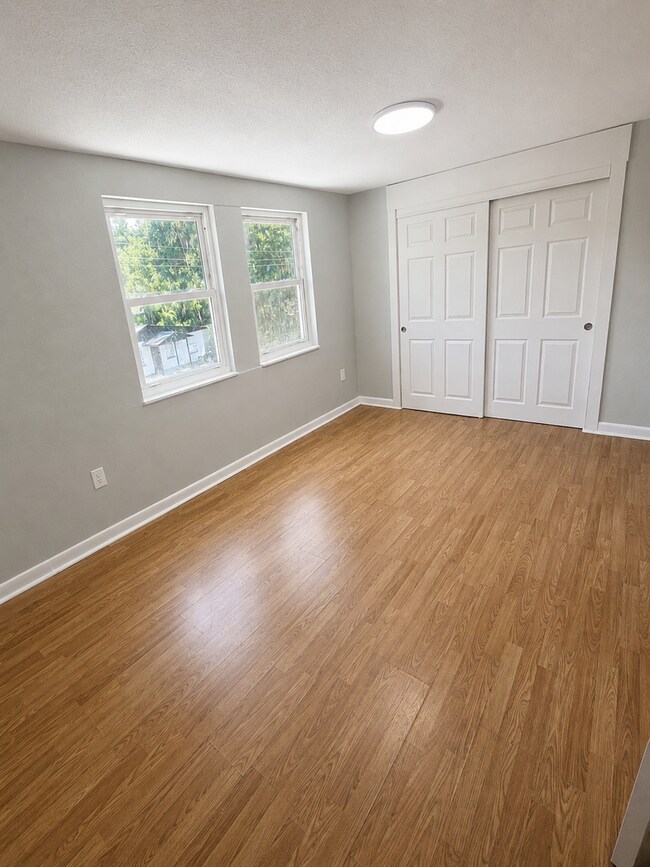 Building Photo - 837 Lafayette Ln