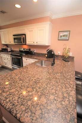 Building Photo - 2330 Lakewood Yacht Club Dr