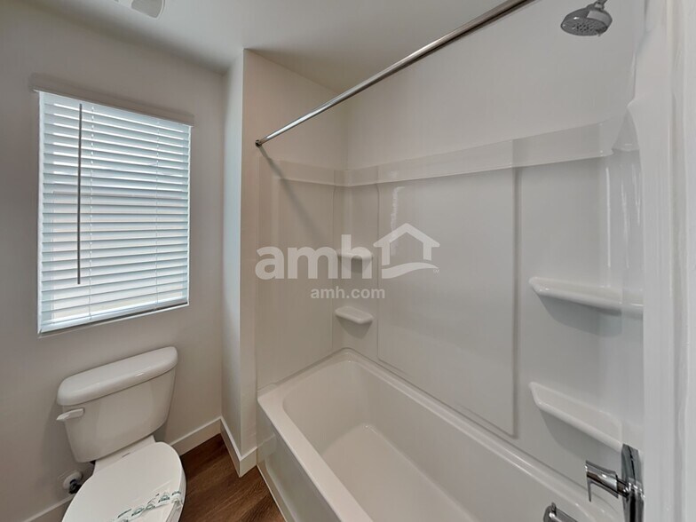 Building Photo - 6975 N 125th Dr