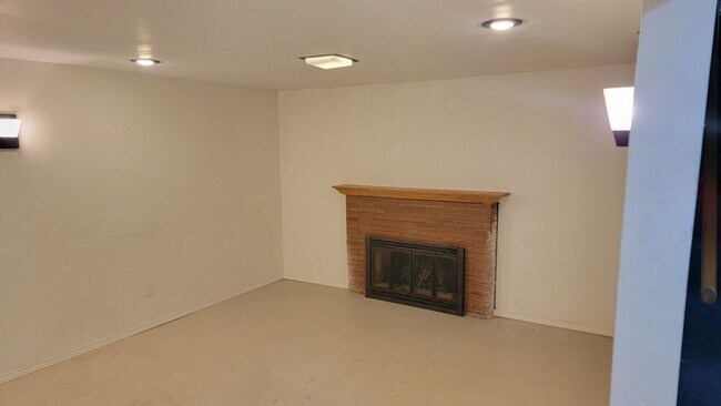 Building Photo - 3 Bedroom 2.5 Bath Home In Indian Trail