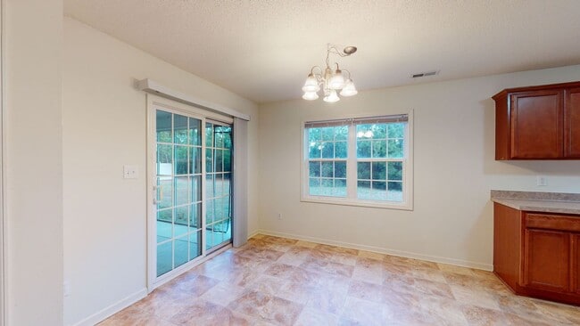 Building Photo - 252 Smallwood Rd