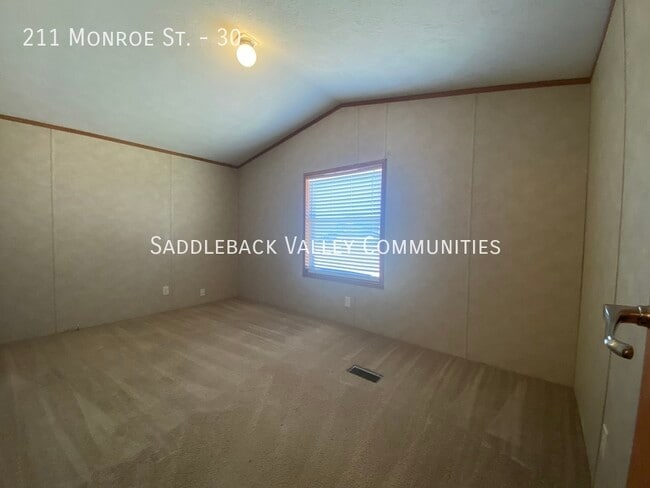 Building Photo - 211 Monroe St