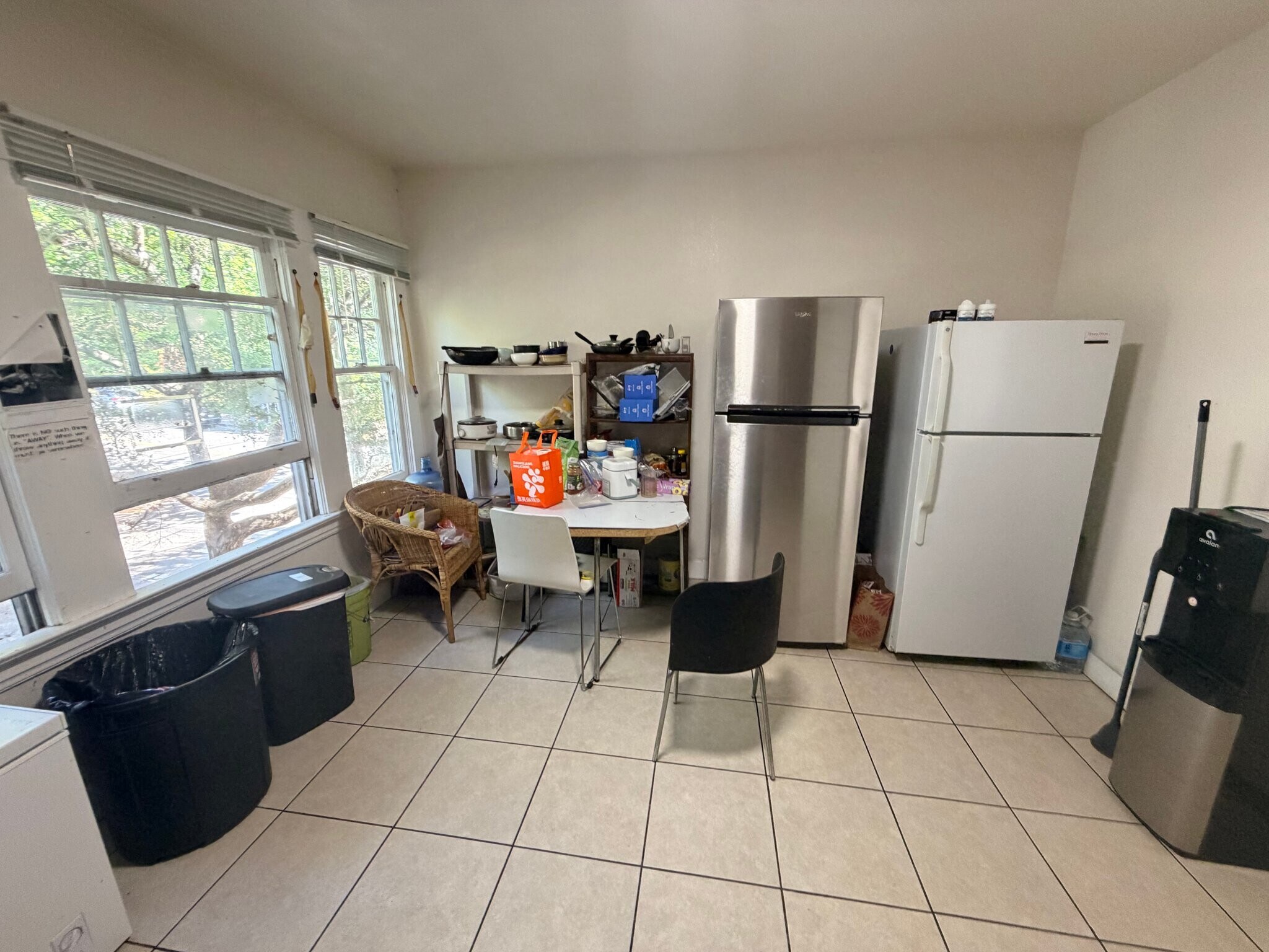 Building Photo - 1780 Le Roy Ave