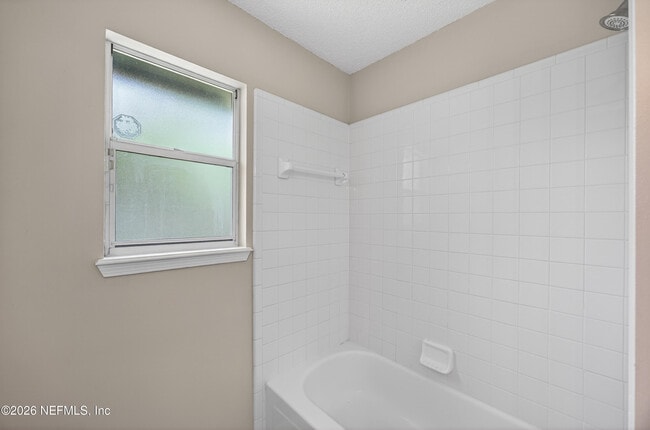 Building Photo - 3550 Sheldrake Dr
