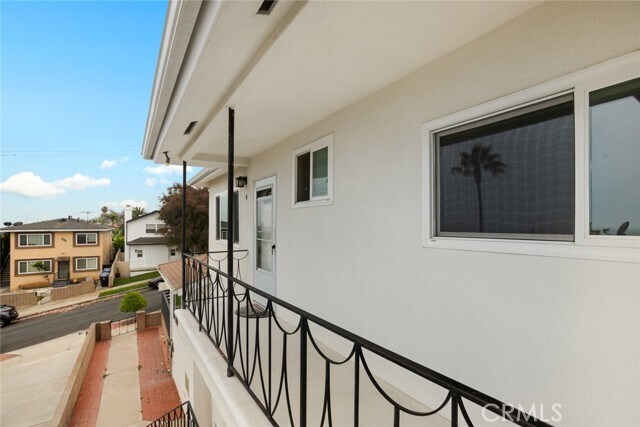 Building Photo - 740 W 27th St