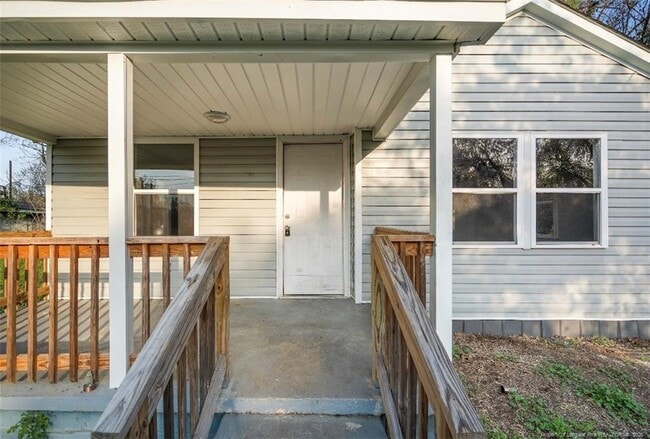 Building Photo - 313 S Racepath St