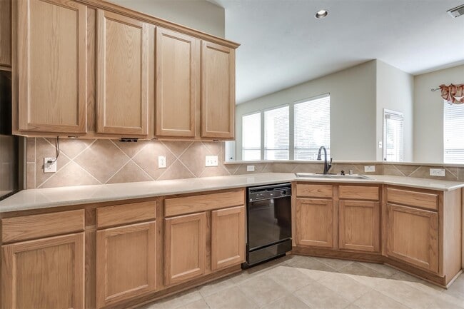 Building Photo - 3419 La Fleur Ln