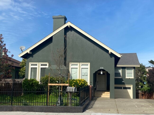 Front view - 970 Holloway Ave