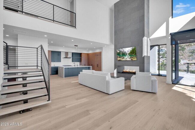 Building Photo - 6975 North 39th Pl