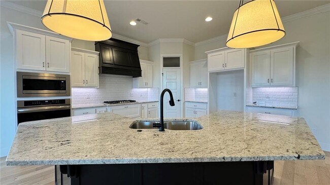 Building Photo - 5806 W Red Maple Dr