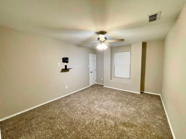 Building Photo - 303 Rockpile Creek Ln