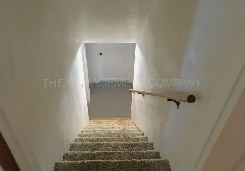 Building Photo - 2395 E 3000 N