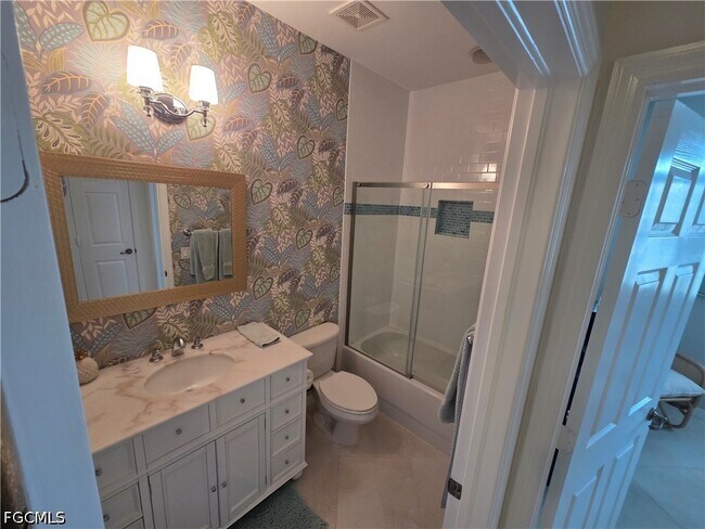 Building Photo - 10640 Camarelle Cir