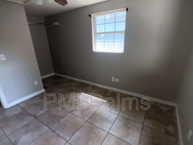Building Photo - 2406 S 69th St