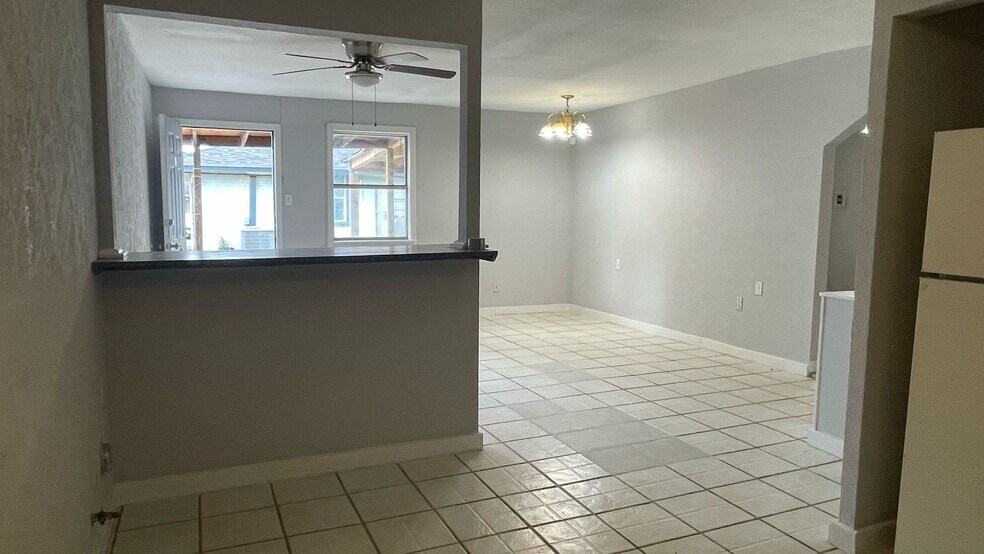 Building Photo - 122 Red Ripple Rd