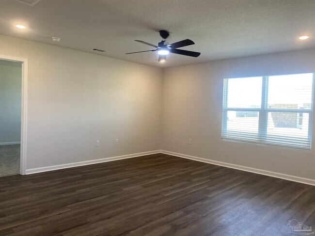 Building Photo - 5155 Gaineswood Dr