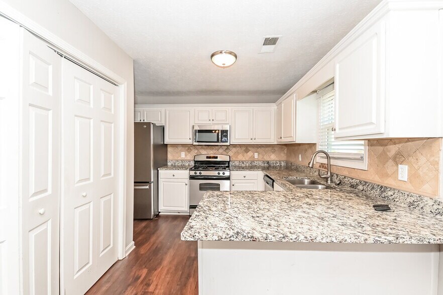 Building Photo - 1001 Maidstone Ct