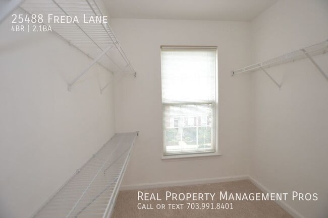 Building Photo - 25488 Freda Ln