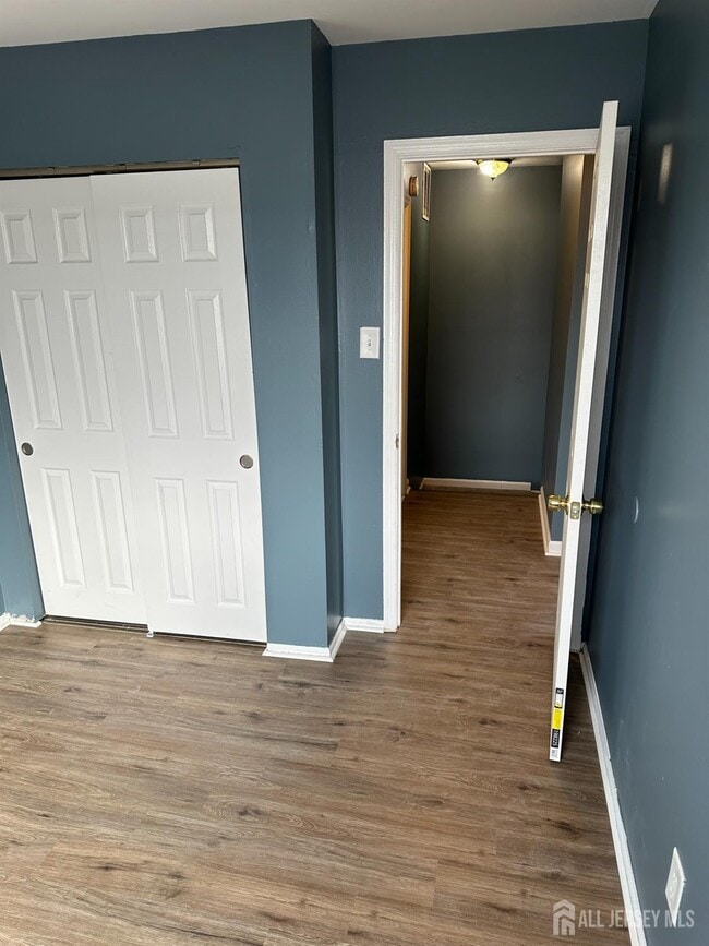 Building Photo - 7 Logan Ct