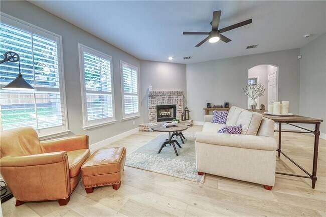 Building Photo - 3735 Harvey Penick Dr