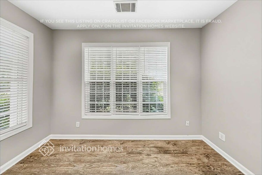 Building Photo - 8920 Watersedge Ct