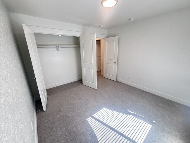 Building Photo - 3985 W 1960 N