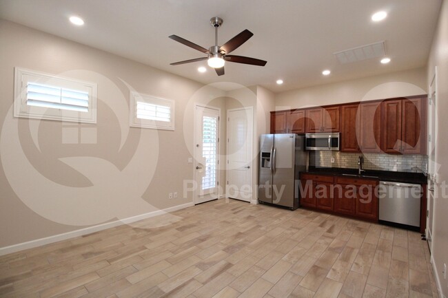 Building Photo - 4984 S Leisure Way