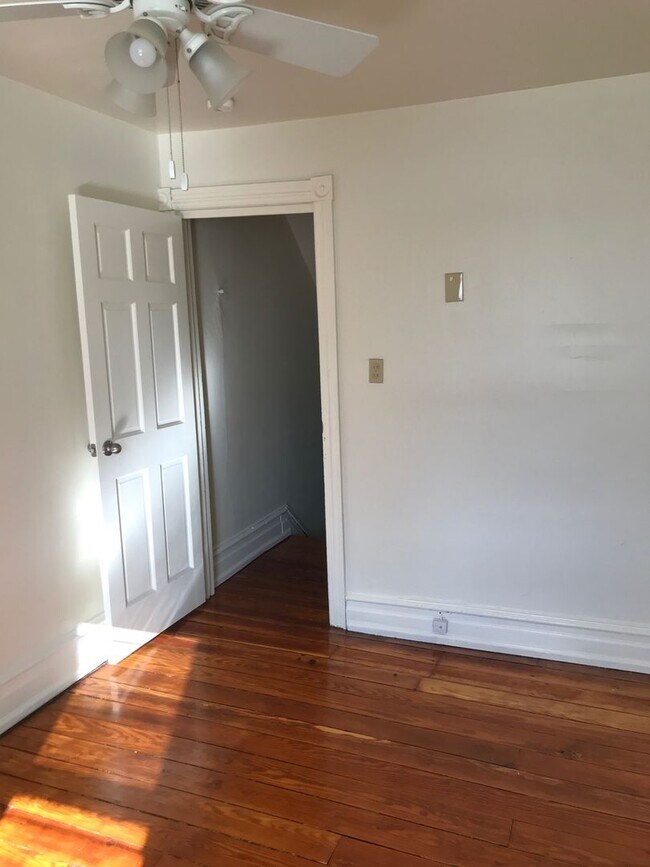 Building Photo - 139 N 10th St