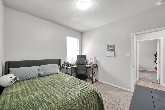 Building Photo - 2315 Strong Horse Dr